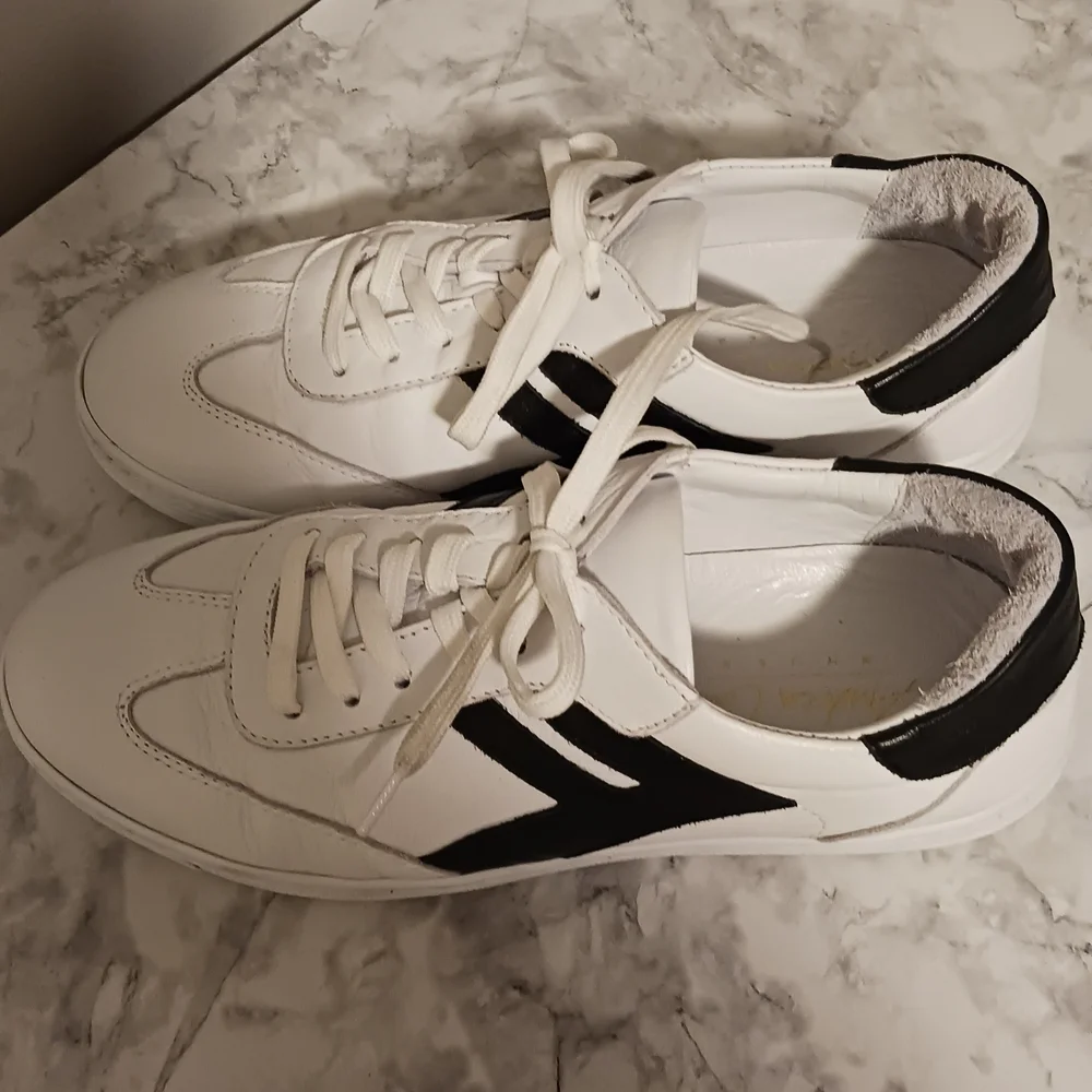 Andrea Conti Classic White And Black Women's Leather Sneakers - Picture 9 of 11
